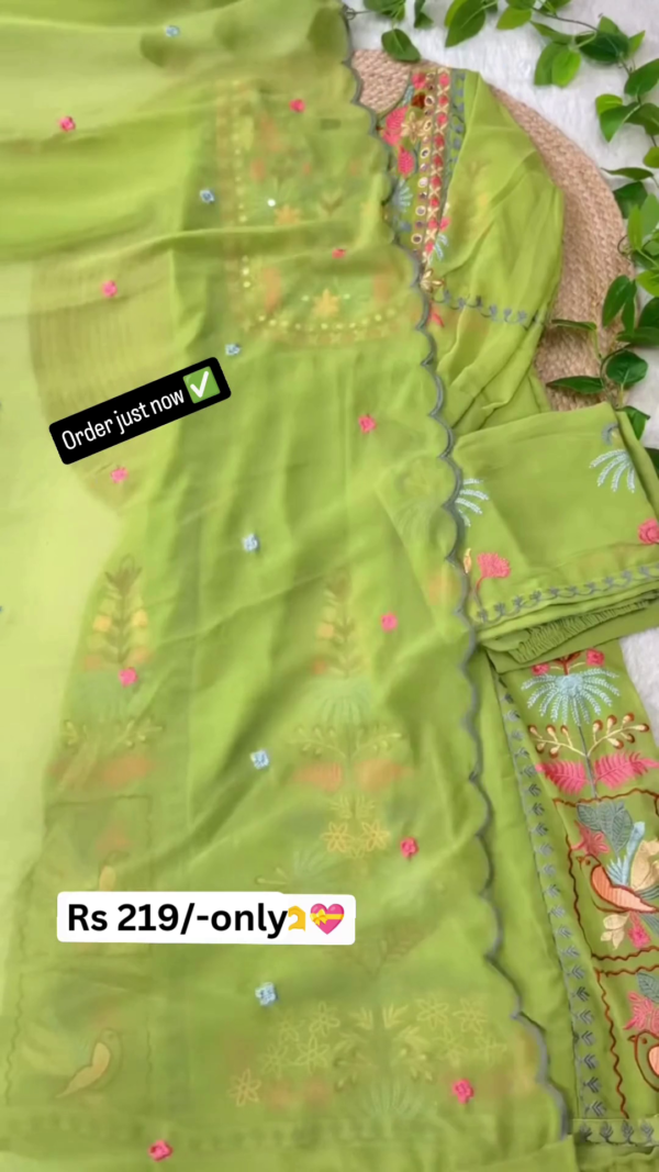 Floral Embroidered Kurta Set with Dupatta – Premium Look at Just ₹219 - Image 3