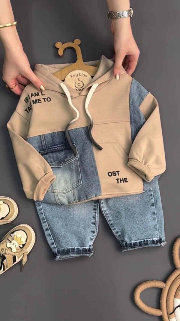 Trendy Patchwork Hoodie & Ripped Denim Set for Kids – Stylish & Comfy! - Image 3