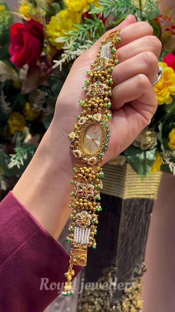 Exquisite Gold-Toned Watch with Elaborate Detailing - Image 3