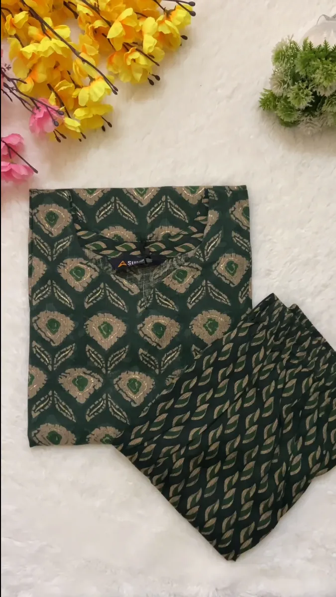 Intricate Gold Design: Unveiling the Details of a Luxurious Fabric – A Timeless Elegance - Image 3