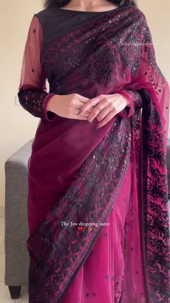Exquisite Raspberry Wine Floral Patterned Stone Work Saree – A Perfect Blend of Elegance and Glamour - Image 3