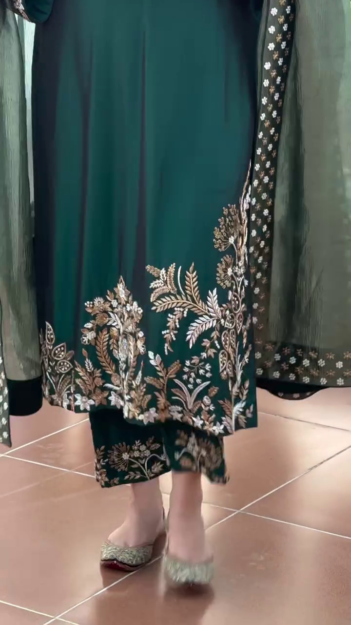 Exquisite Hand Embroidery Punjabi Suit – A Traditional Masterpiece for Every Special Occasion - Image 2