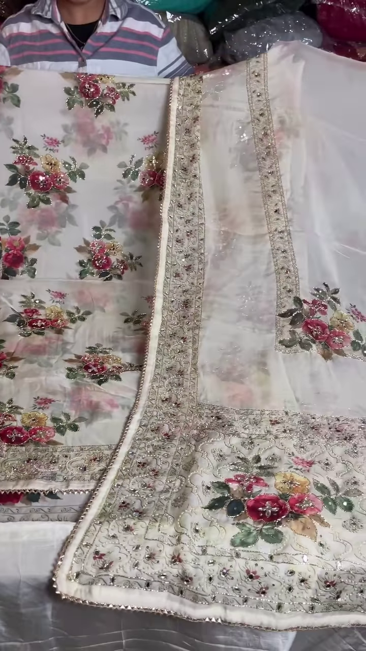 White Soft Tissue Silk Saree with Scalloped Sequins Zardozi Pearl Handwork – A Timeless Masterpiece of Elegance