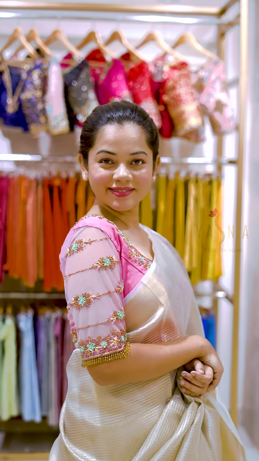 Kerala Kasavu Pure Cotton White Cream Saree with Multicolor Blouse – A Traditional Masterpiece with a Modern Twist