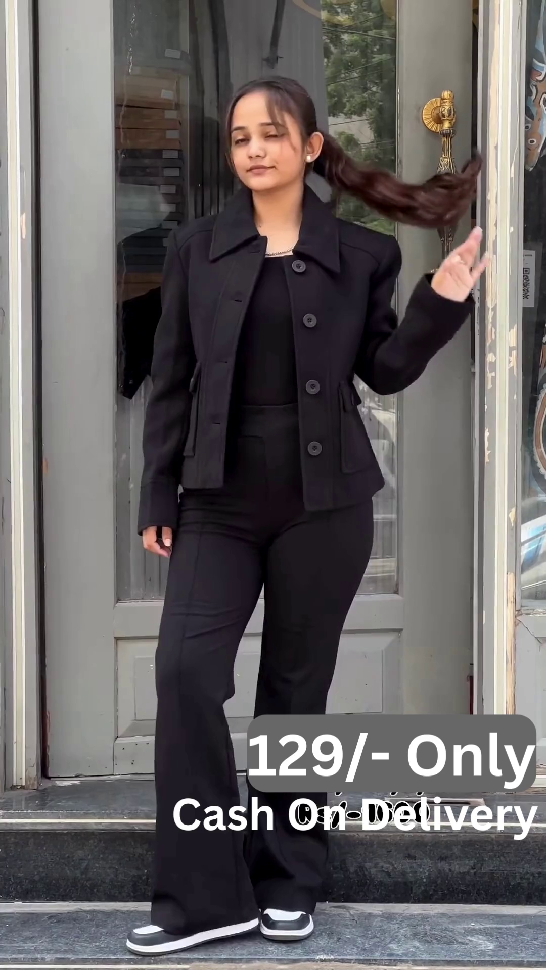 Metro Ease: Brown Jacket & Monochrome Base Ensemble - Image 4