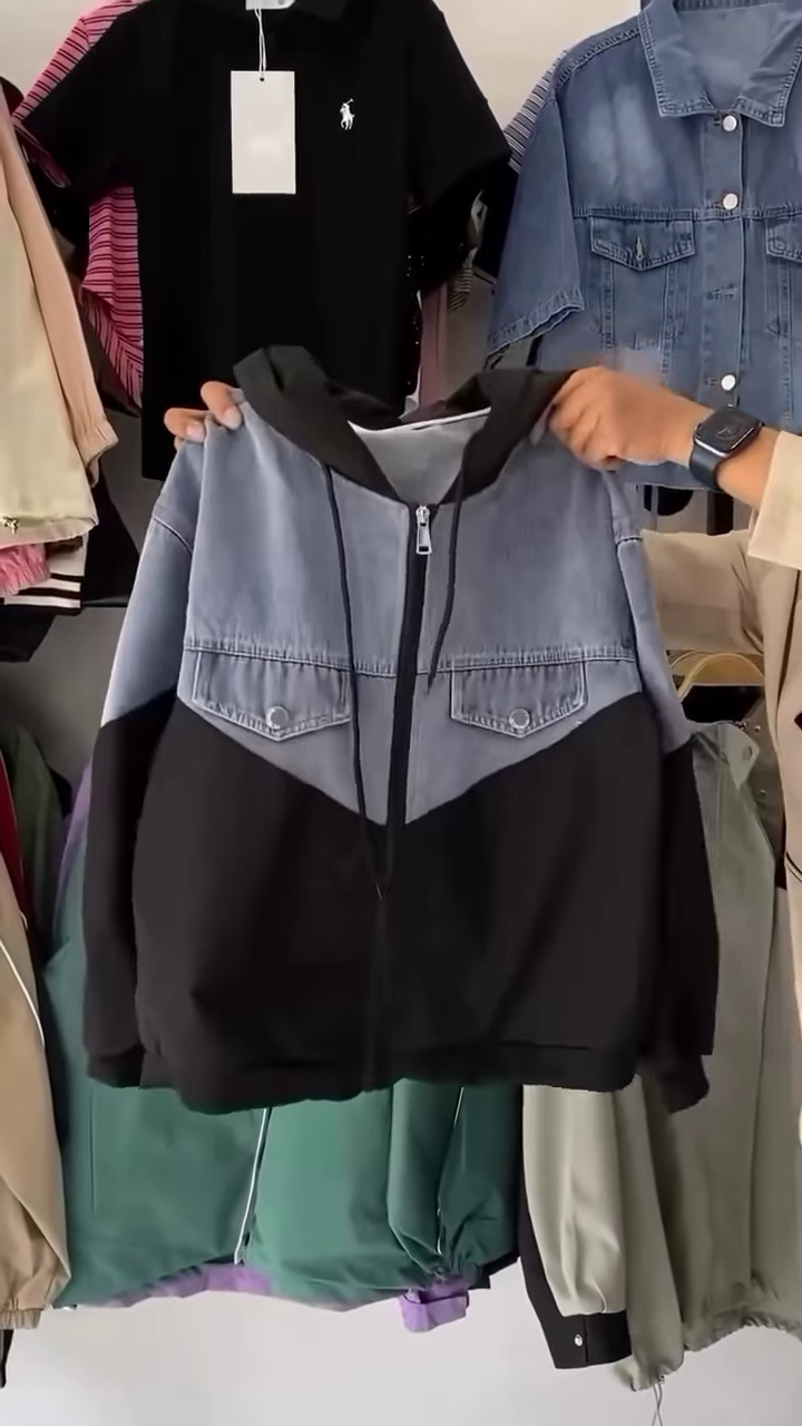 π€ Streetwear Charm β Two-Tone Hoodie with Denim Vibes β¨ - Image 2