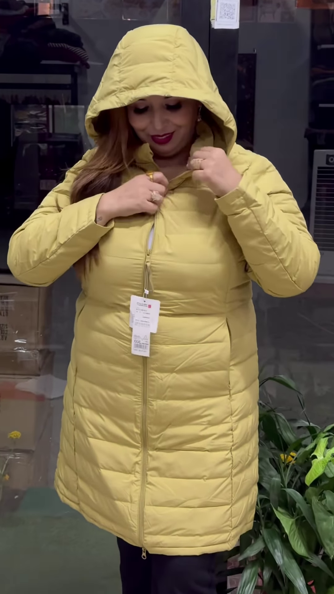 βοΈ Winter Luxe Puffer Coat β Gray, Red, Yellow & Black Edition π€β€οΈππ«οΈ - Image 4