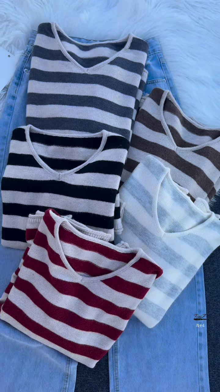 Breton V‑Neck Sweater | Light Knit, Effortless Pattern ✨