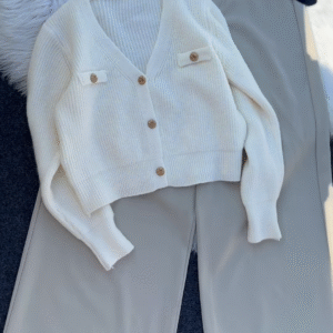 Pearl‑Button Crop Cardigan | Parisian Sweet, Everyday Chic ✨