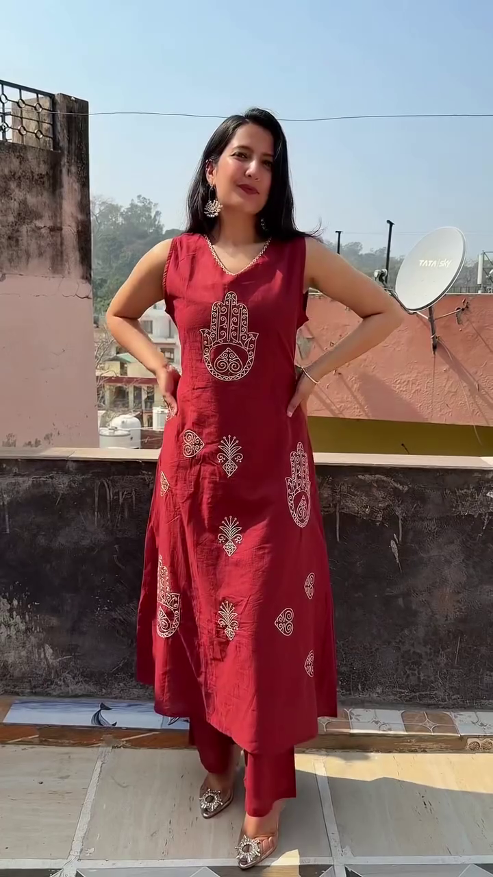 Red Blossom Kurta Set - Image 3