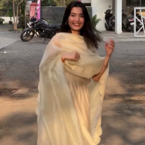 Cream Flowy Ethnic Look