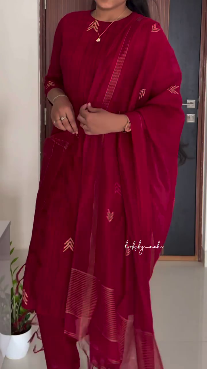 Scarlet Ethnic Grace