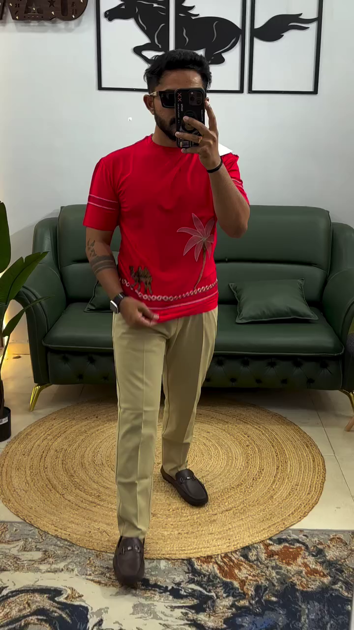 Men’s Tropical Graphic T-Shirt | Trendy Casual Summer Wear